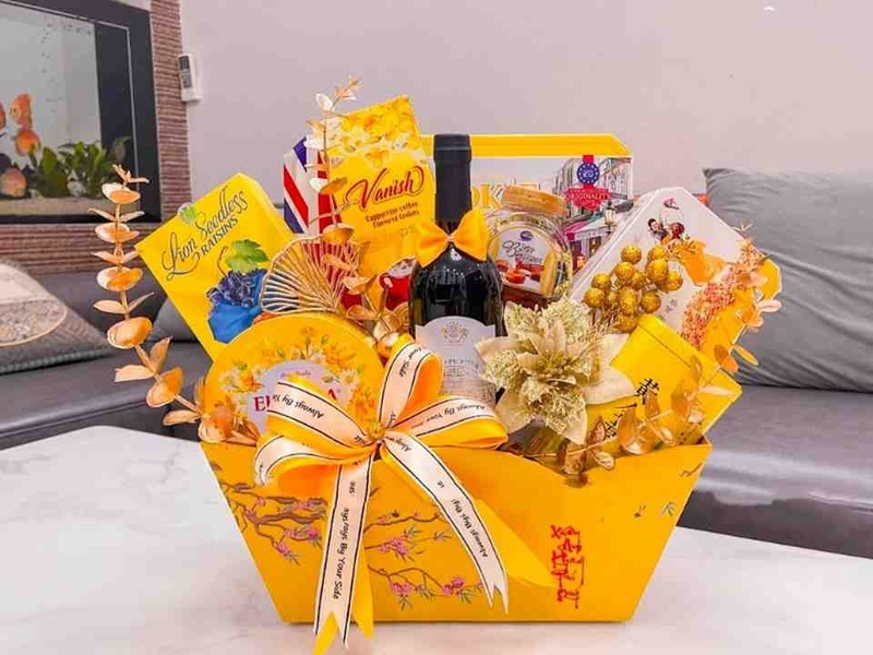 Giỏ quà Tết là lựa chọn quen thuộc nhưng chưa bao giờ lỗi thờ