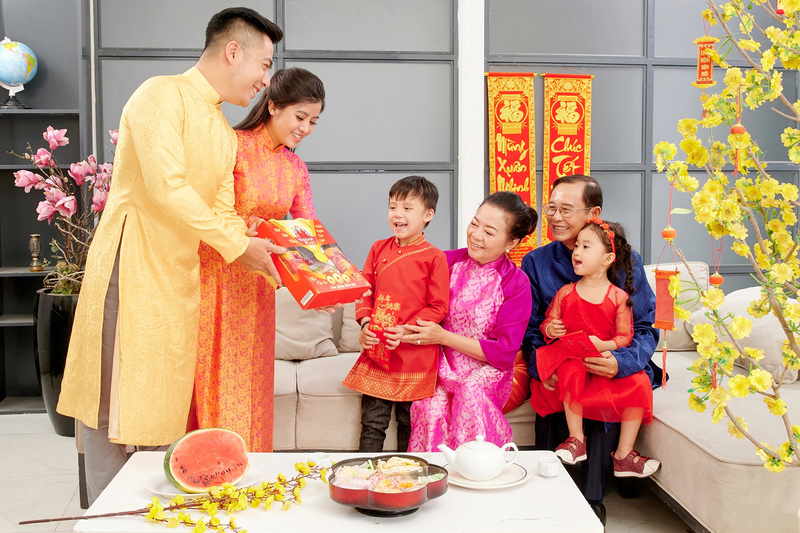 qua tet 2026 cho bo me