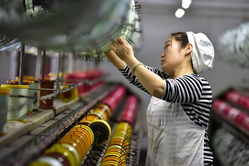 Quan hệ sản xuất là gì 3