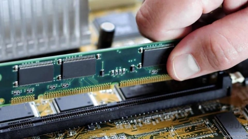 Tắt nguồn và kiểm tra RAM
