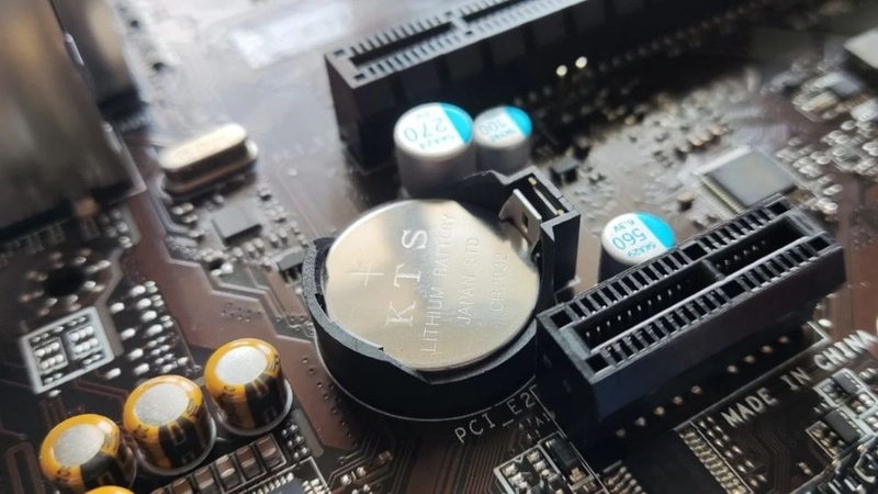 Reset BIOS hoặc CMOS