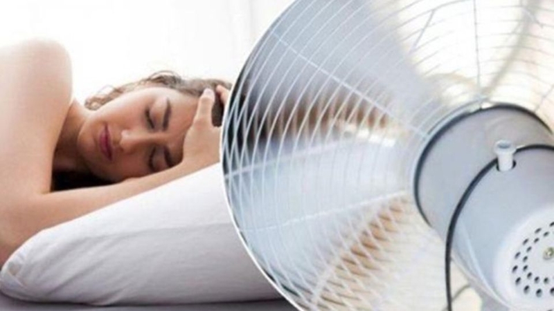 quạt phun sương có chức năng đuổi muỗi 3