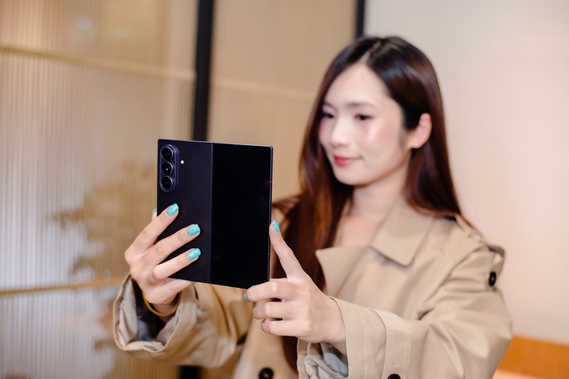 ra-mat-samsung-galaxy-z-fold-8-ultra-210187-5.jpg