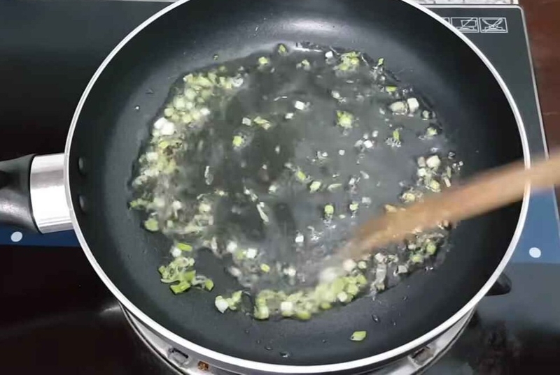 Lưu ý về lượng dầu khi rang