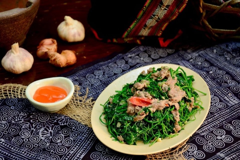 Rau bò khai xào cùng với bò