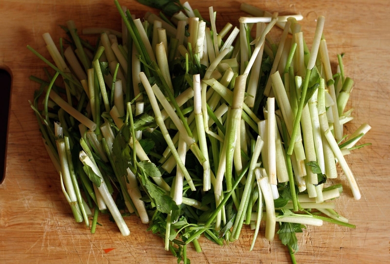 rau cần xào tỏi 2