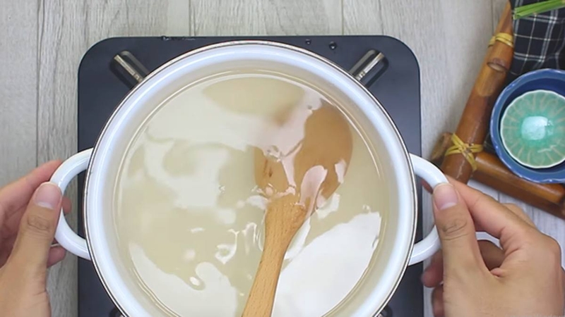 Cách làm rau câu lá dứa nước cốt dừa 2