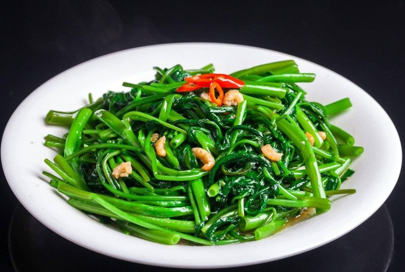 Ăn rau muống xào tỏi có béo không?