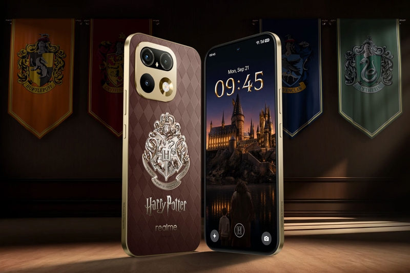 realme 16 Pro Harry Potter Edition trang bị màn hình OLED 6,78 inch, tần số quét 144 Hz cho chuyển động hiển thị mượt hơn.