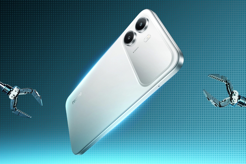 realme C100i có thiết kế bo cong, cụm camera phía sau bố trí theo phương ngang.