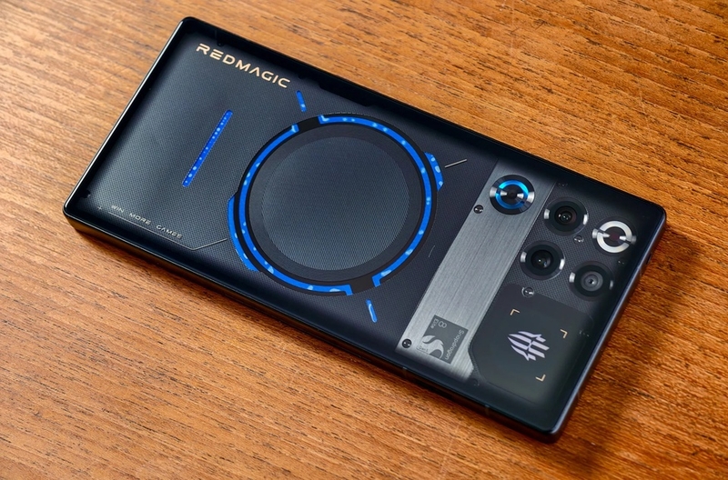 redmagic-11-pro-ra-mat-voi-tan-nhiet-chat-long-chu-dong-192420-1.jpg