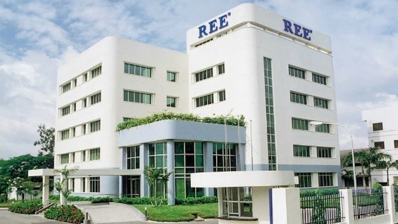 reetech-cua-nuoc-nao-2.webp