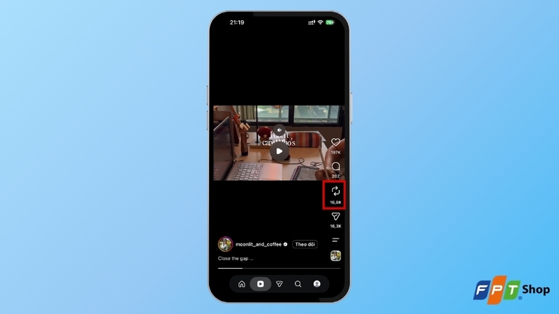 Nhấn biểu tượng Repost trên Instagram Reels