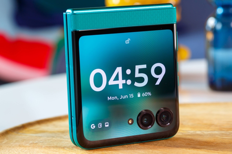 review Motorola Razr 70 4.jpg