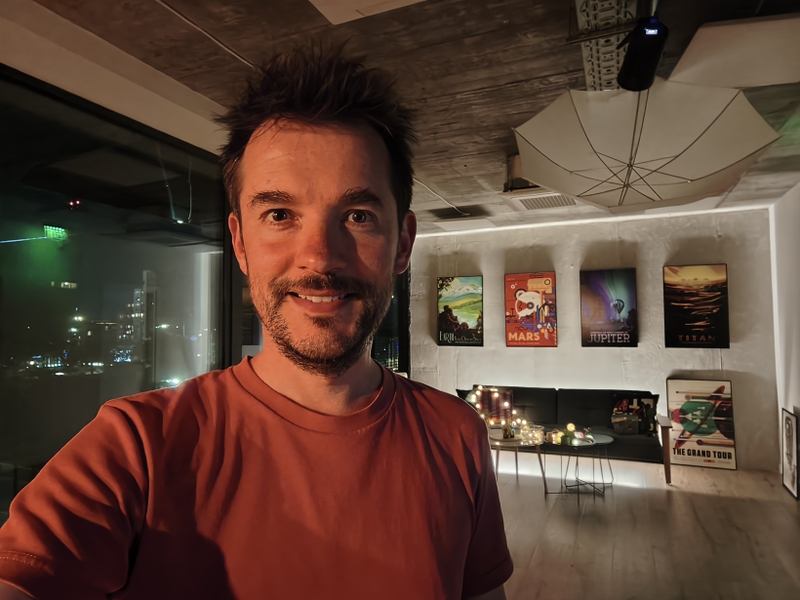 review Motorola Razr 70 selfie.jpg