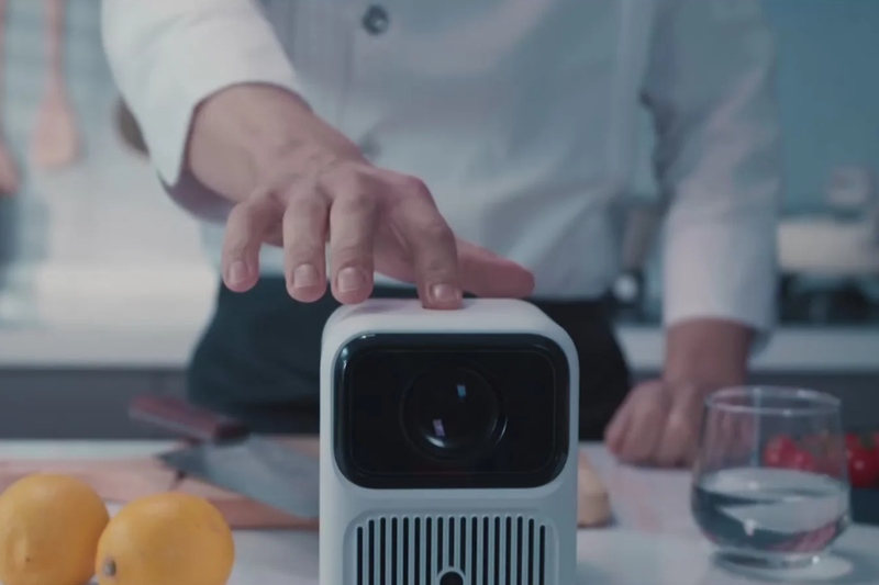 review máy chiếu mini (1)