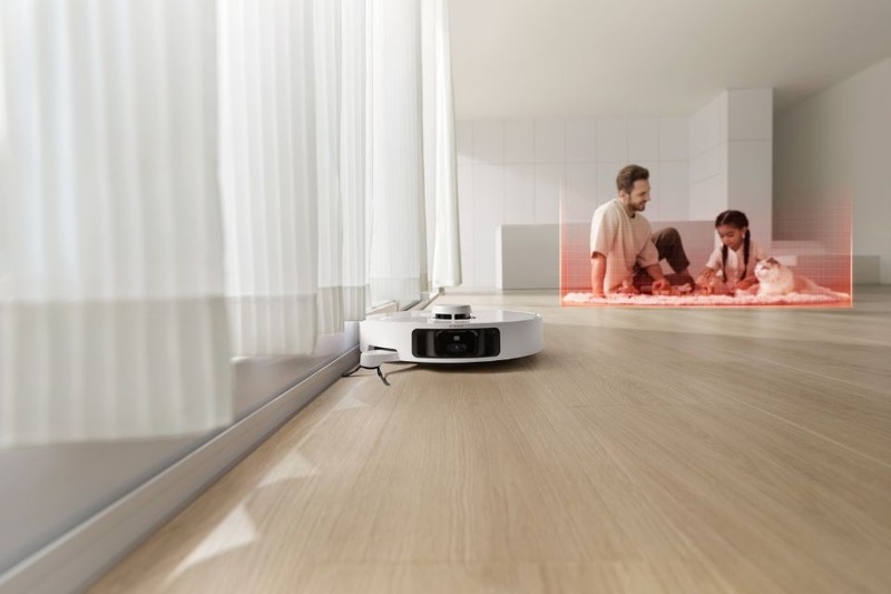 Dreame L40 Ultra tích hợp chổi cạnh hỗ trợ làm sạch mọi góc