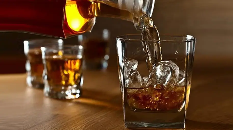ruou rum la gi