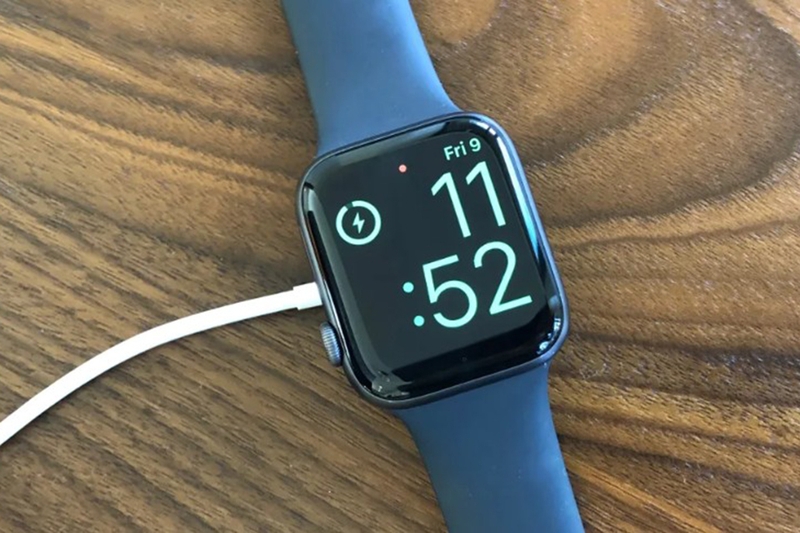 Sạc Apple Watch bằng iPhone được không 25