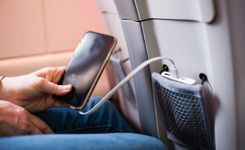 sạc dự phòng nhỏ gọn mang lên máy bay 2