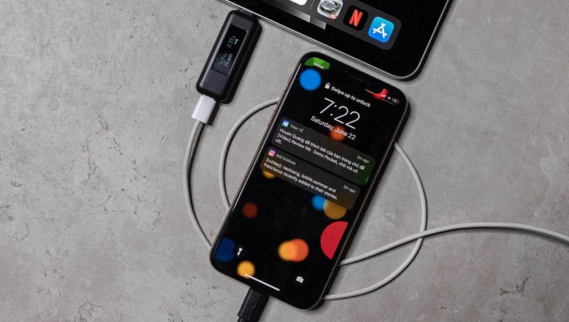 Sạc iPhone qua đêm có hại không 4
