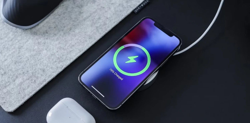 Sạc iPhone qua đêm có hại không 7