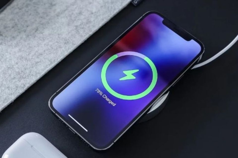 Sạc nhồi iPhone là gì (ảnh 5)