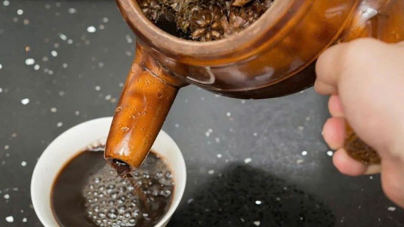 Ấm đất nung thường được chọn để sắc thuốc