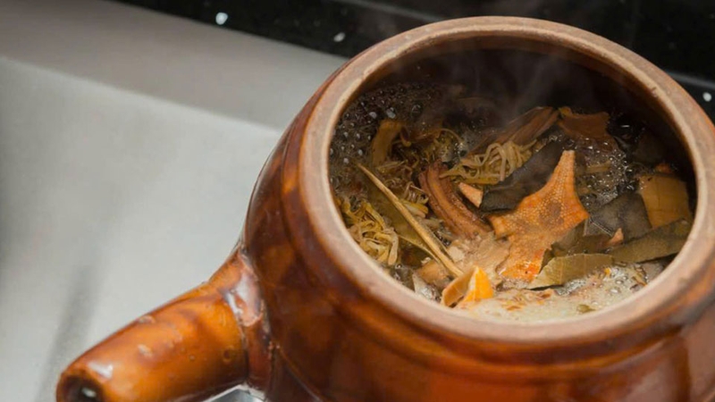 Sắc thuốc Đông y luôn đòi hỏi sự chính xác ở các bước