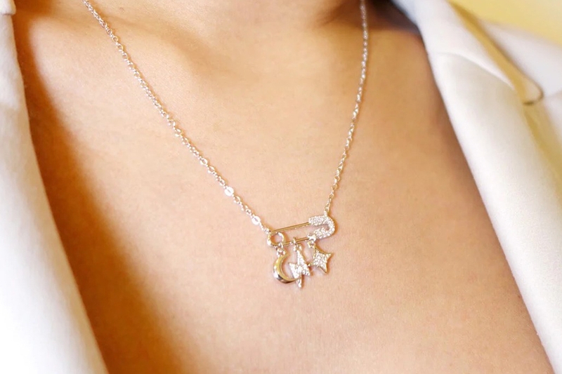 Safety pin ý nghĩa là gì 9