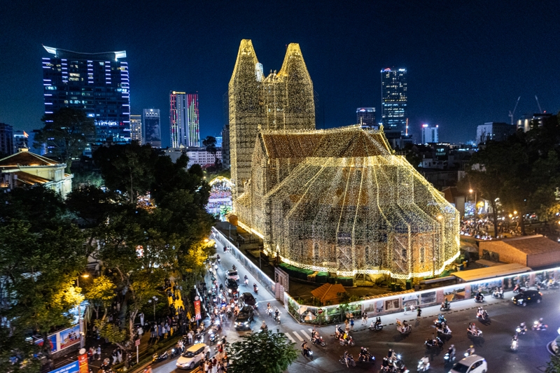 sài gòn đi đâu chơi về đêm 4