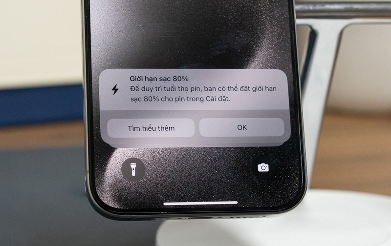 sai lầm khi sạc điện thoại ảnh 5