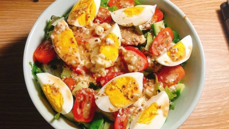 salad trứng và dưa chuột muối 5