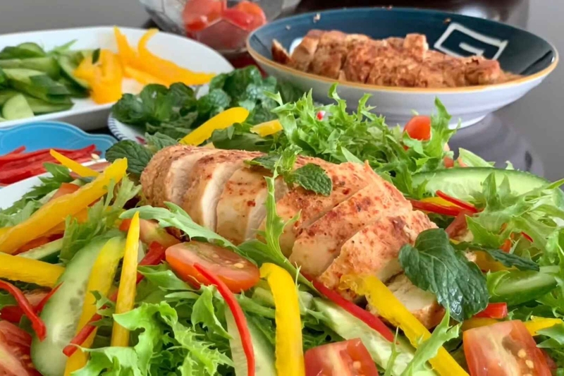 salad ức gà hình 11