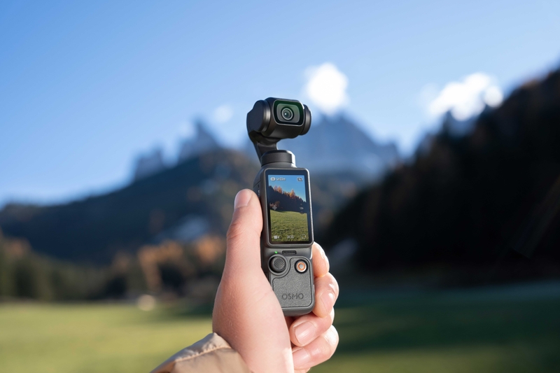 sam-combo-dji-pocket-4-va-the-nho-sandisk-tang-voucher-mua-xang-300000-dong-205649-4.jpg