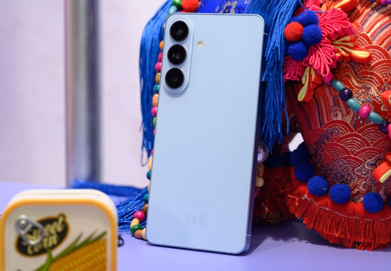 Samsung Galaxy S26 có dễ cầm nắm không - 03