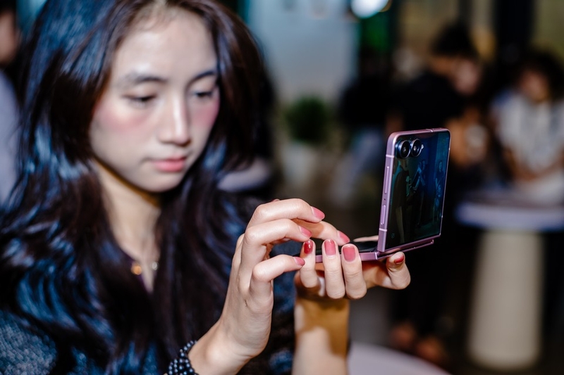Samsung Galaxy Z Flip 8 19
