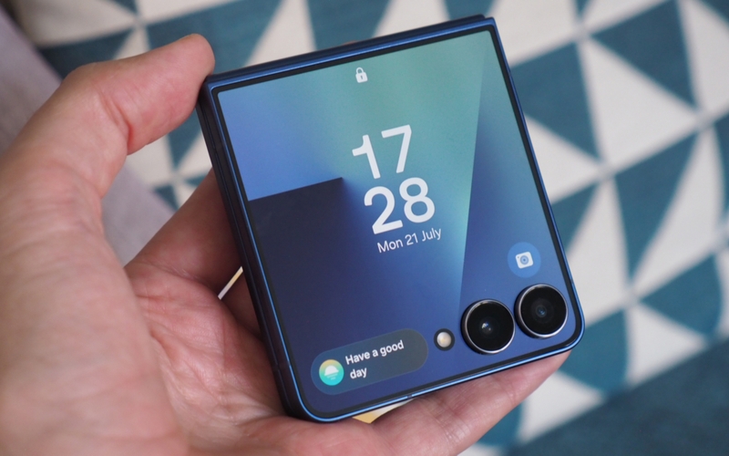 Galaxy Z Flip 8 có đủ mạnh để chơi game và làm việc?