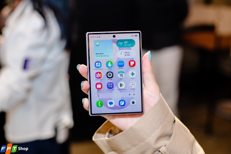 samsung-galaxy-z-fold-tren-tay (22).jpg