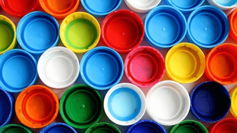 sản phẩm tái chế từ nắp chai nhựa 1