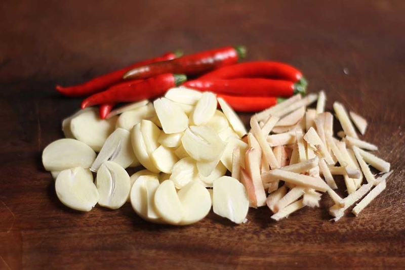 Cách làm sấu ngâm mắm tỏi ớt - 02