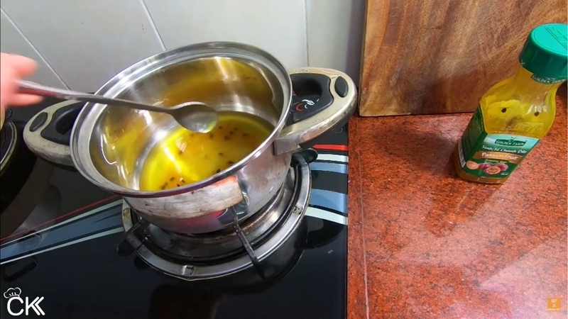 Nấu nước sốt chanh dây