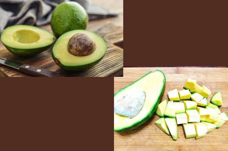 Sơ chế bơ để làm sinh tố bơ ca cao kem sữa