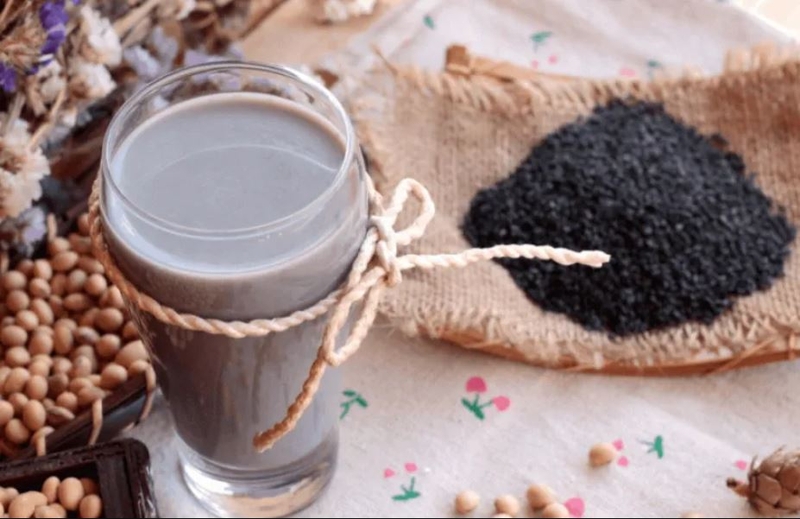 Sinh tố mè đen chà là 1