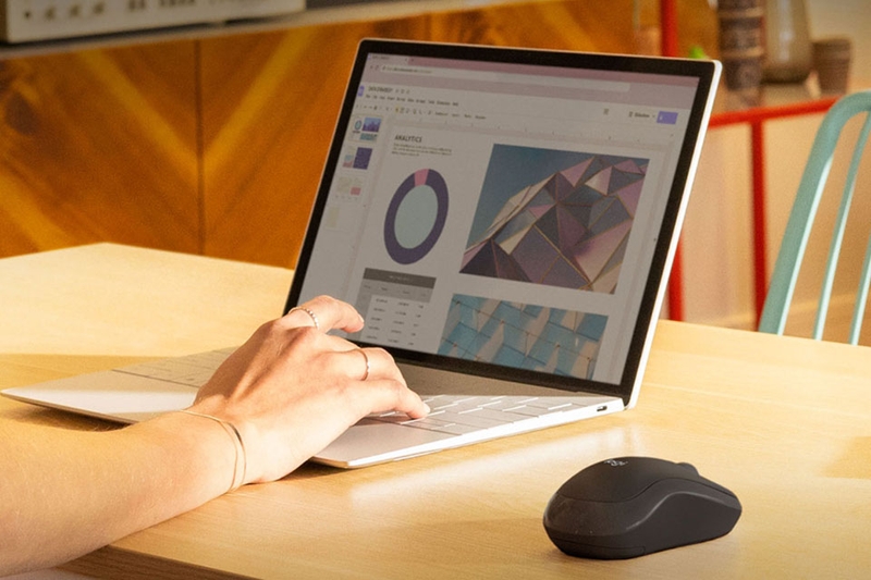 Sinh viên nên mua chuột hay dùng touchpad 1