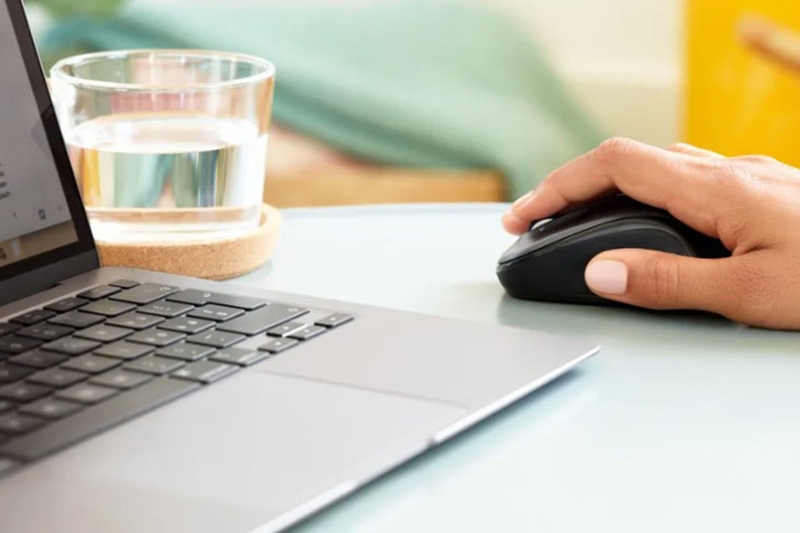Sinh viên nên mua chuột hay dùng touchpad 3