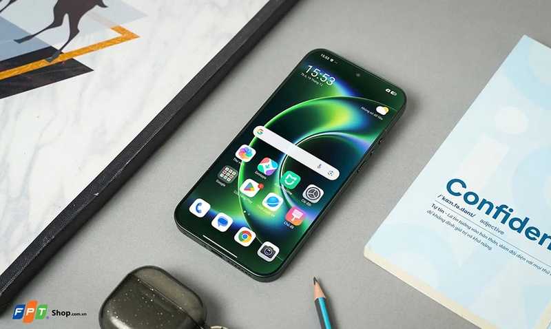 Smartphone kim loại và kính - 06