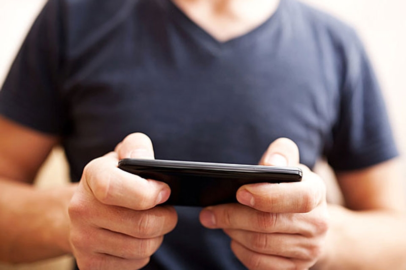 Smartphone màn hình tí hon - 02