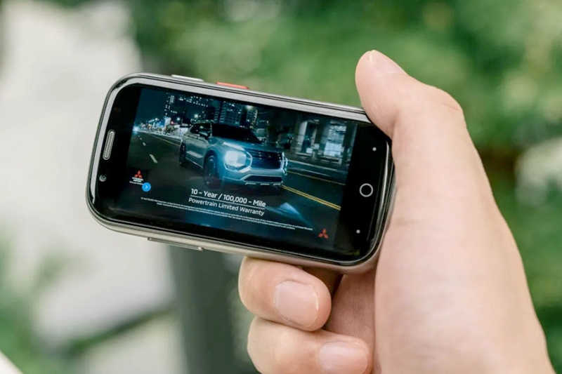 Smartphone màn hình tí hon - 04