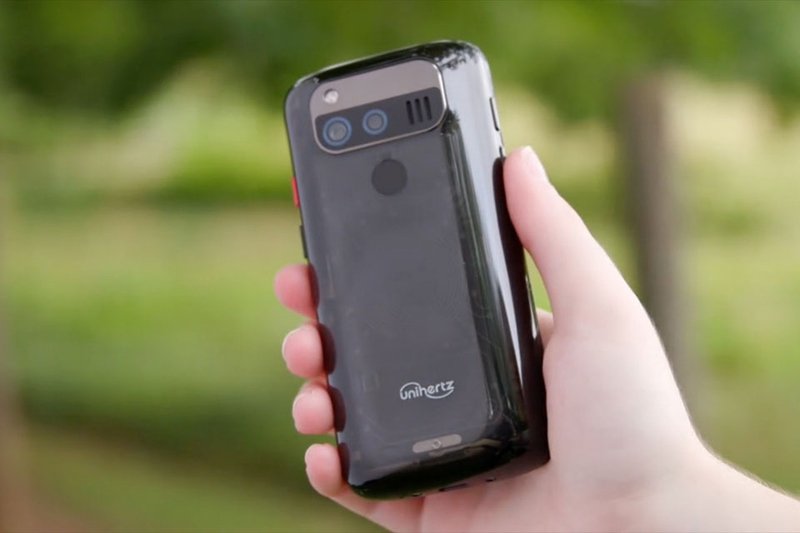 Smartphone màn hình tí hon - 05